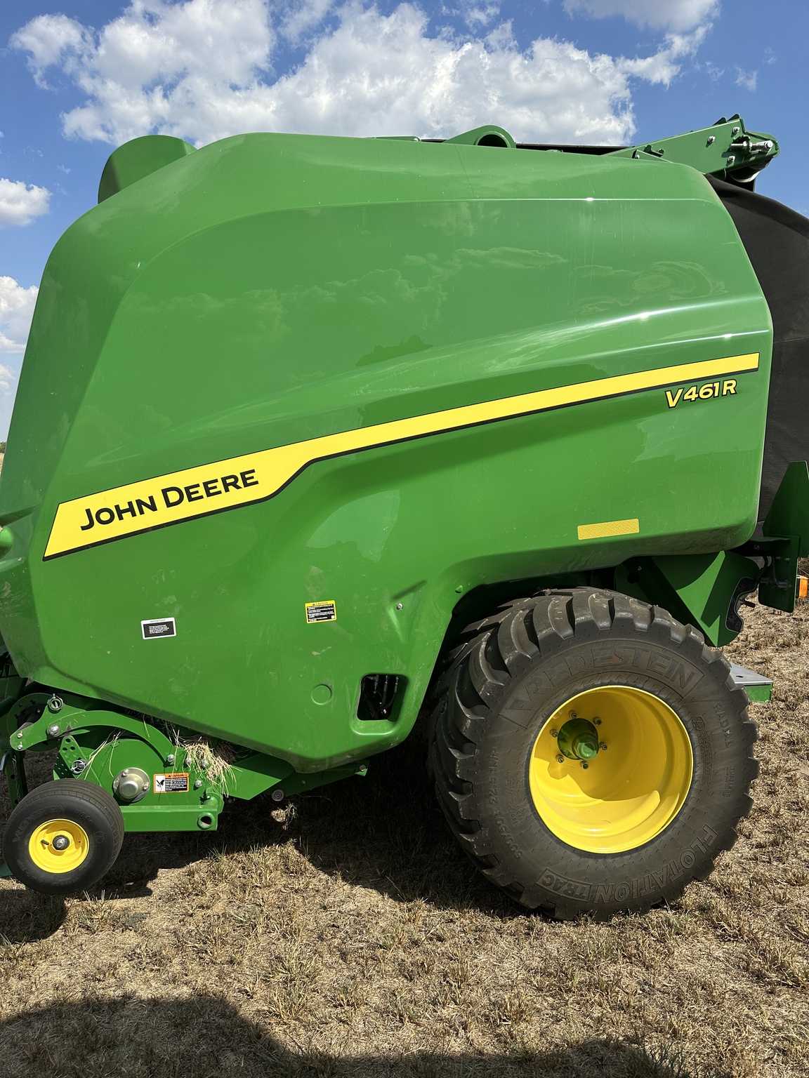 2024 John Deere V461R Image 2