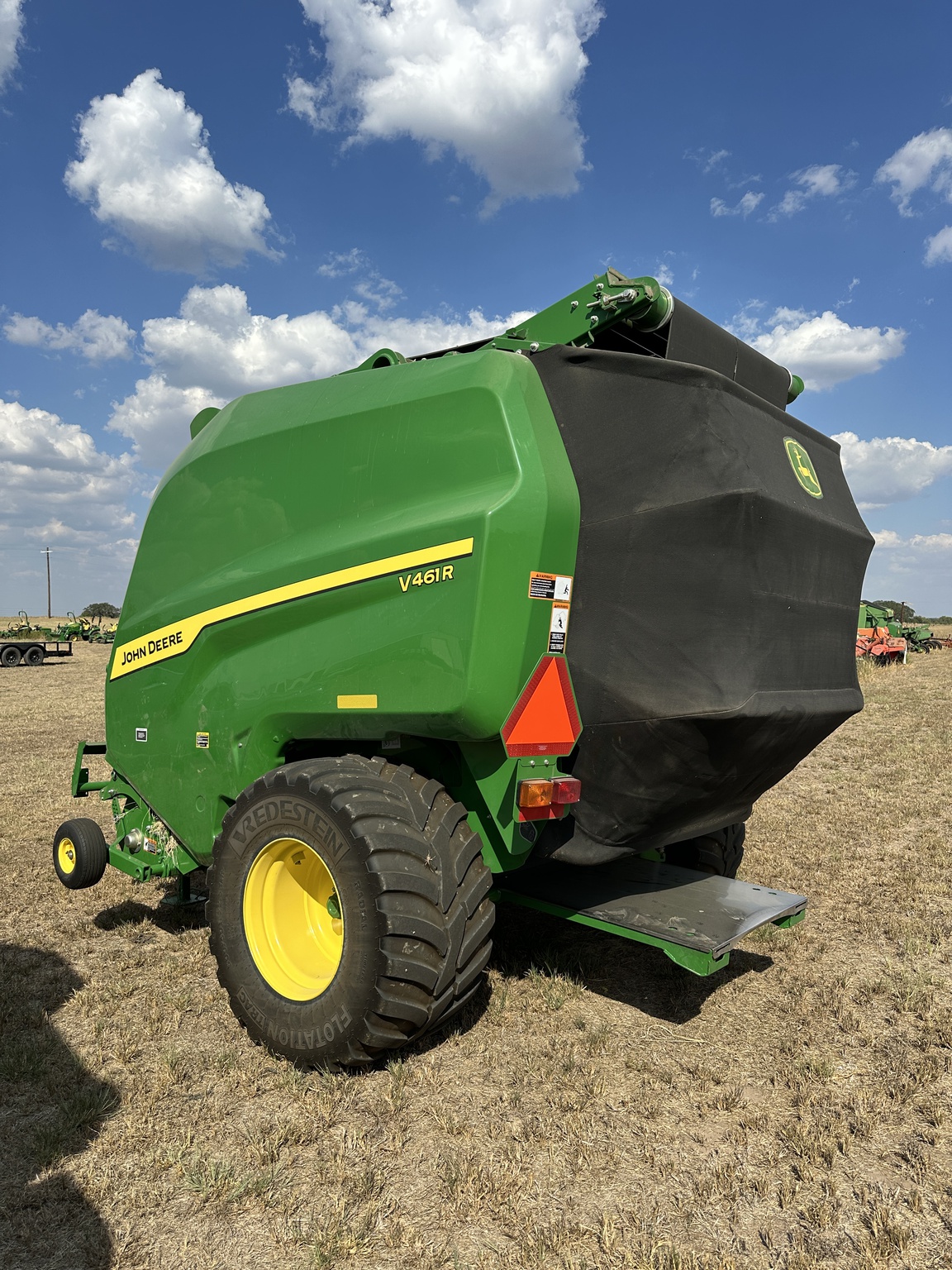 2024 John Deere V461R Image 3