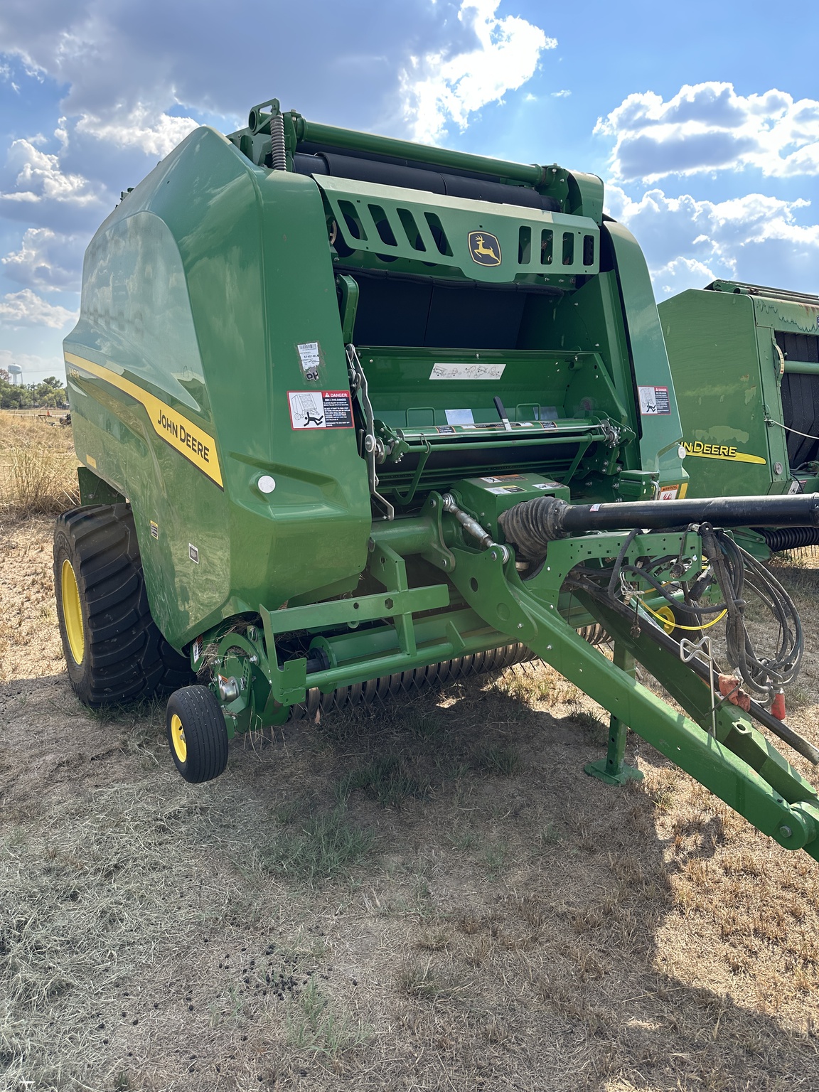 2024 John Deere V461R Image 8