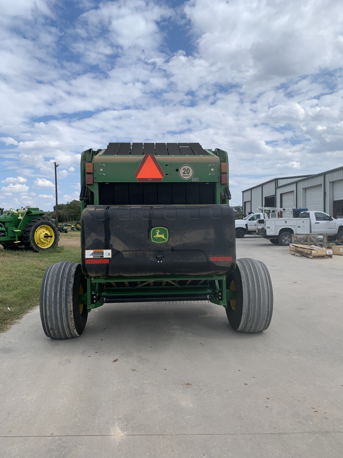 2021 John Deere 560M Image 4