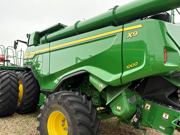 Used 2024 John Deere X9 1000 Combines at Horizon Ag & Turf in Falher, AB - Photo4