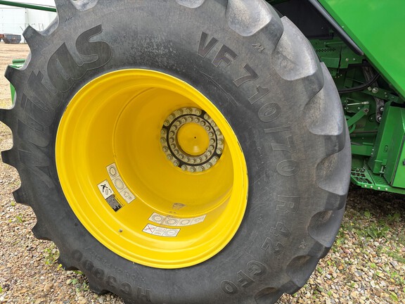 Used 2024 John Deere X9 1000 Combines at Horizon Ag & Turf in Falher, AB - Photo7