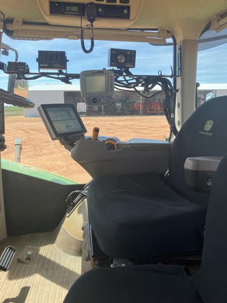 John Deere 9520R image 33