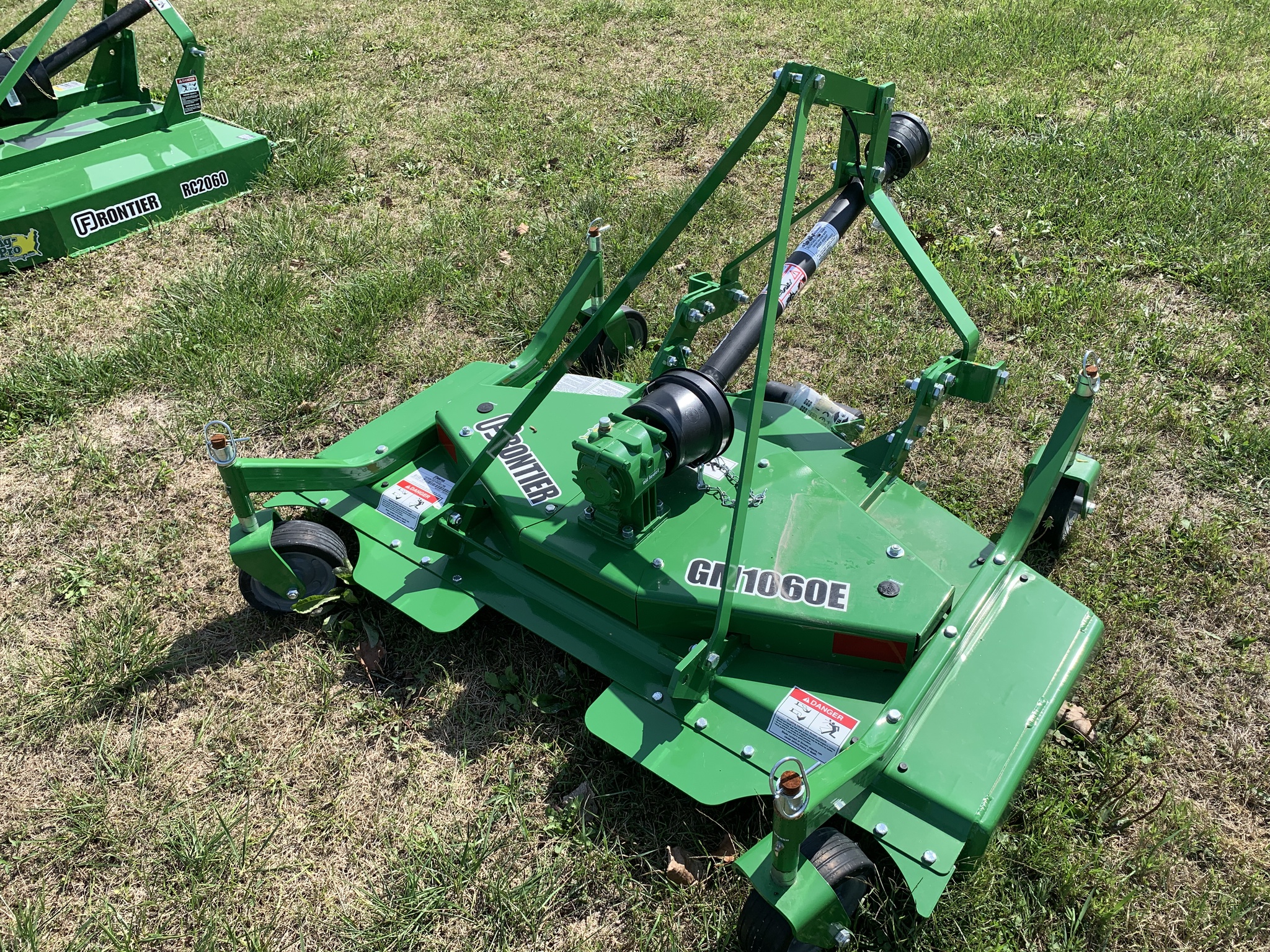 2025 John Deere GM1060E Image 2