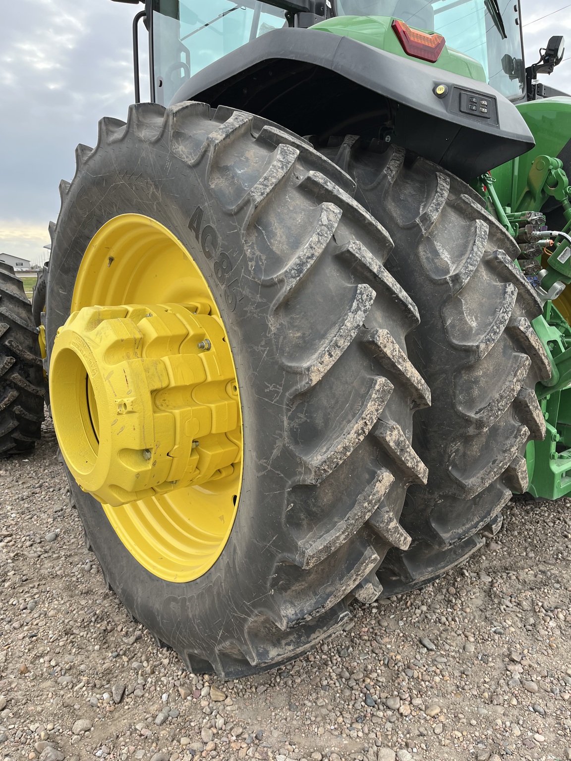 2023 John Deere 8R 310 Image 13