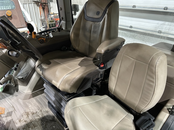 Used 2024 John Deere 7R 230 Row Crop Tractors at Horizon Ag & Turf in Lloydminster, AB - Photo3