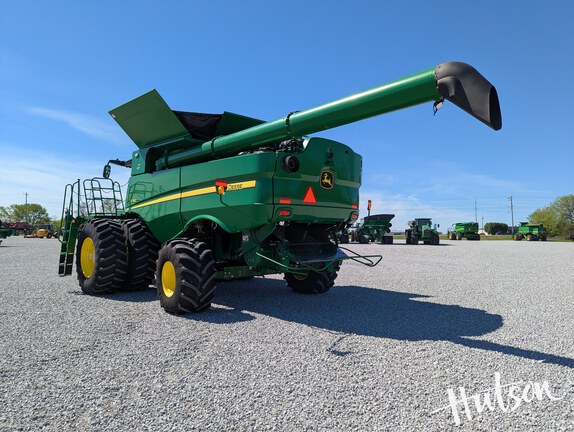 Photo of 2022 John Deere S780