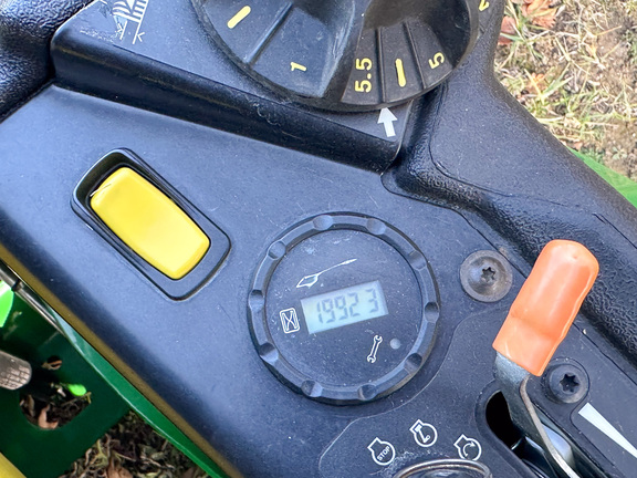 2020 John-Deere Z915E