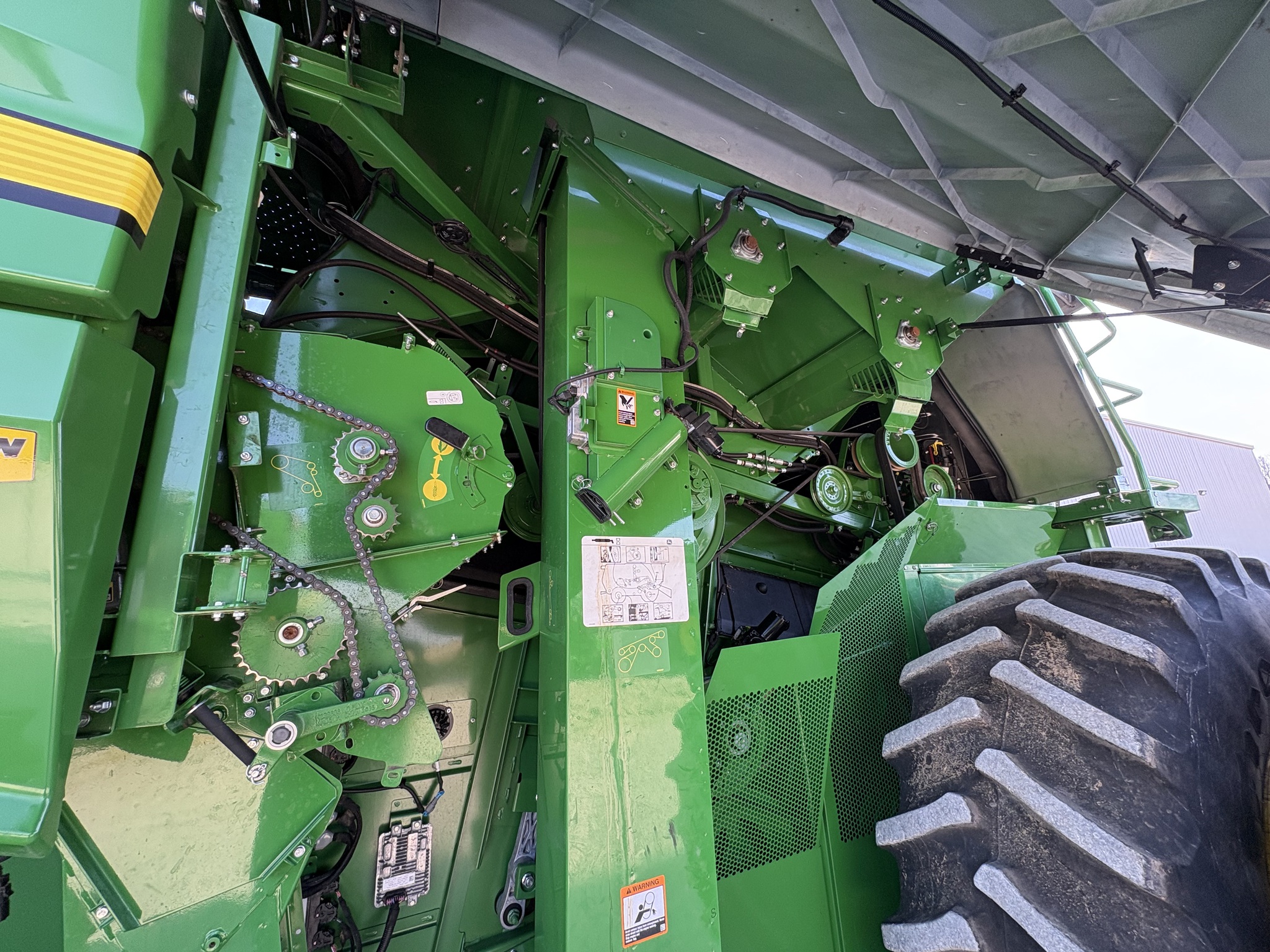 2022 John Deere S780 at Heritage Tractor in Kewanee, IL