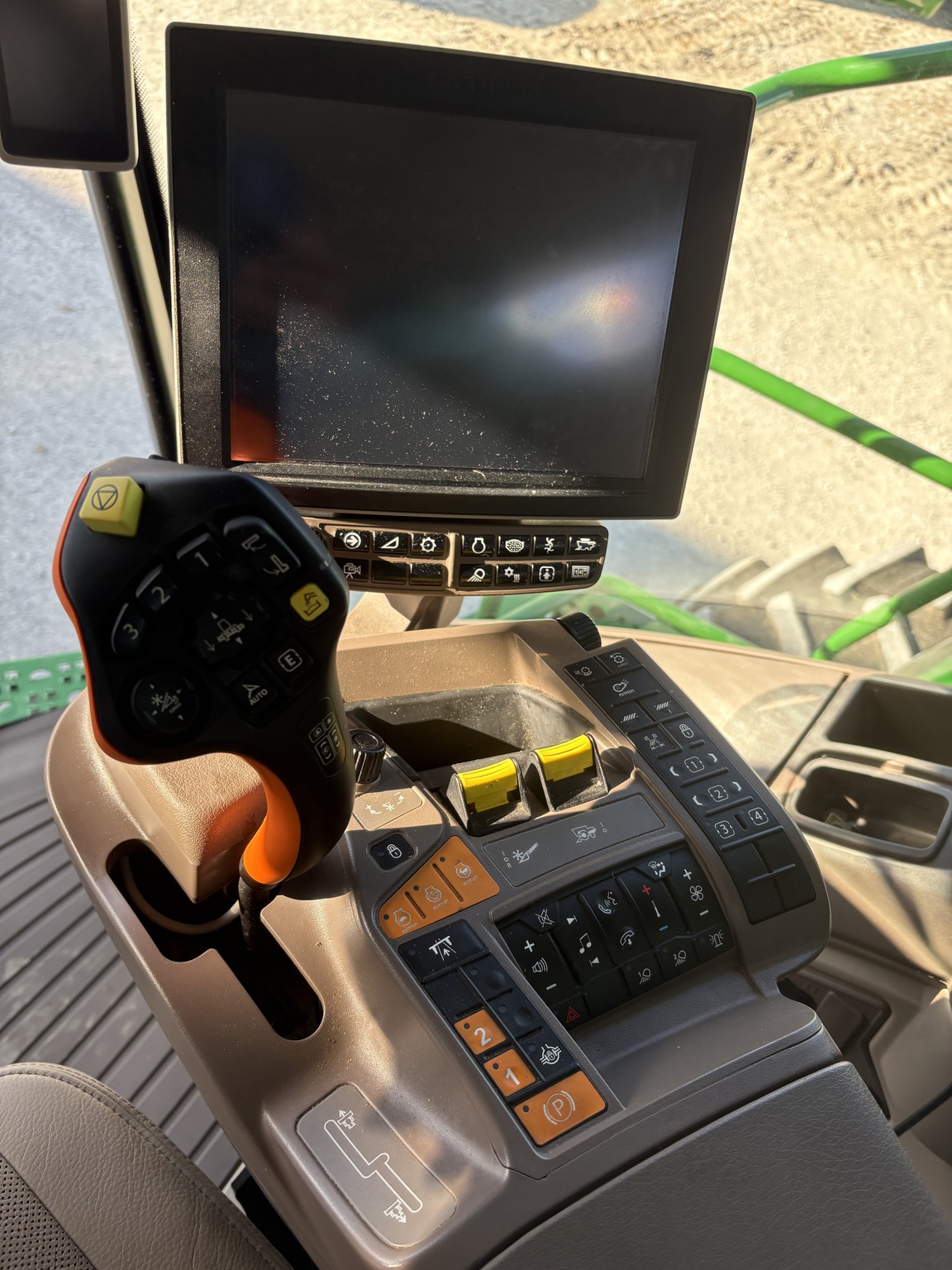 2022 John Deere S780 at Heritage Tractor in Kewanee, IL