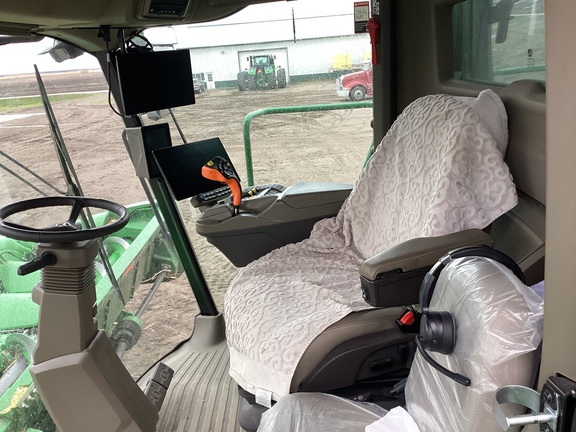 2025 John Deere S7 900 - Photo6