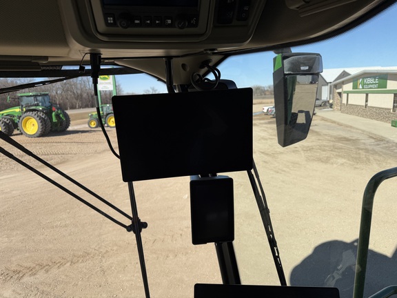 2025 John Deere S7 900 - Photo42