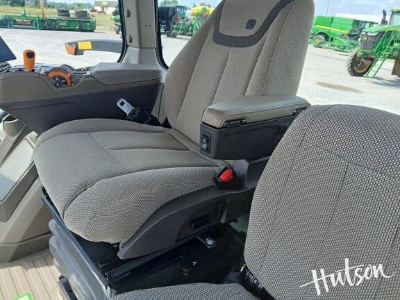 Photo of 2024 John Deere 8R 230