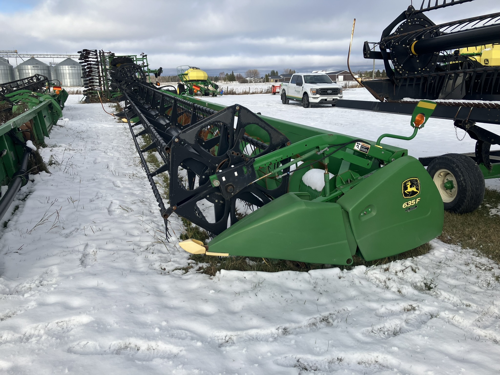 2009 John Deere 635F Image 1