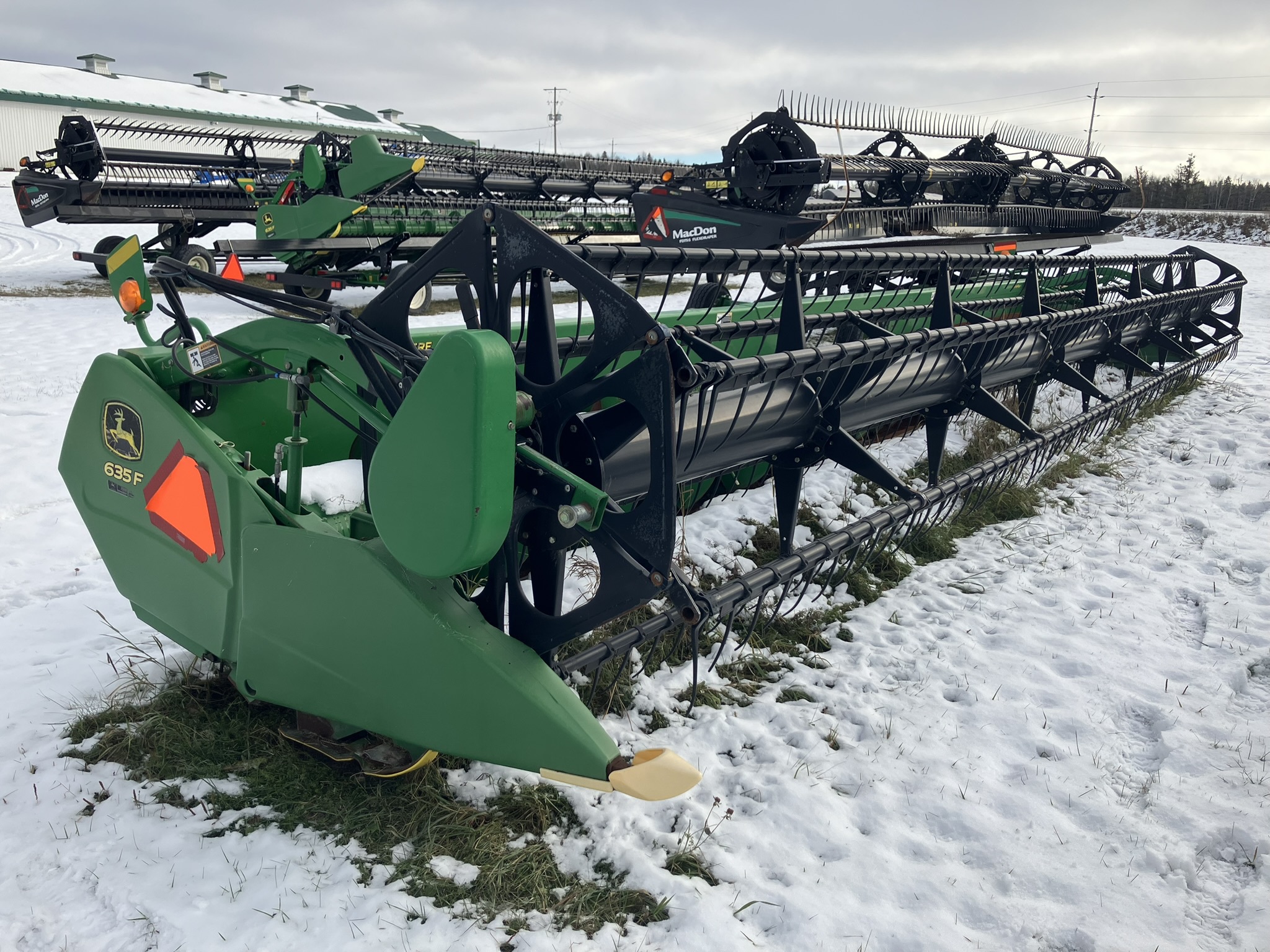 2009 John Deere 635F Image 3