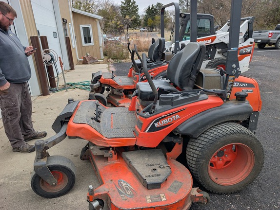  Kubota ZD1211