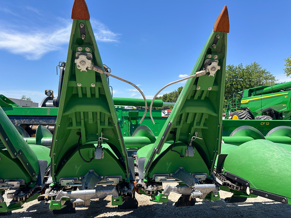 2025 John-Deere CF 12