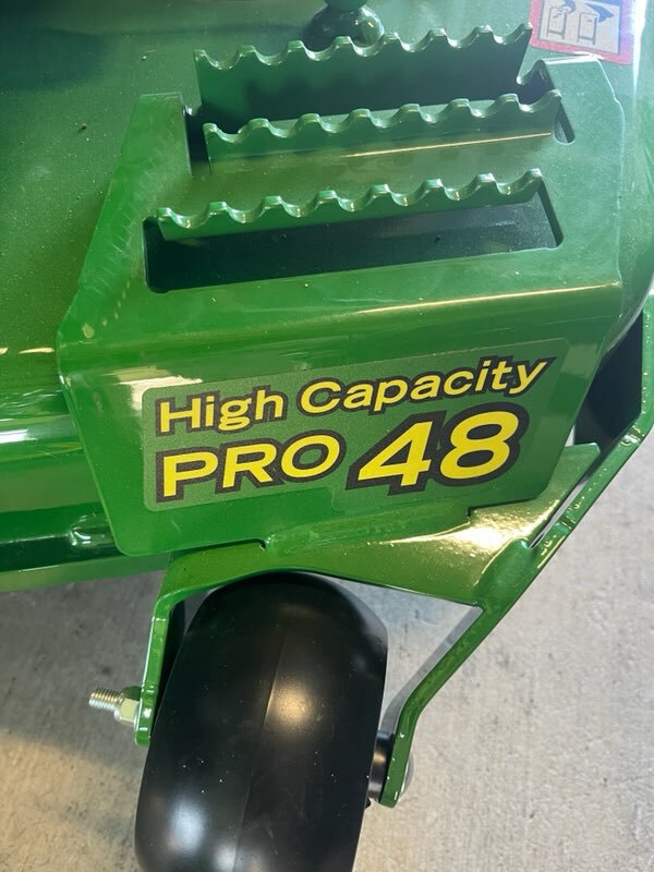 2024 John Deere Z720E Image 4