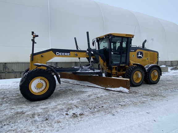 Photo of a 2022 John Deere 772G