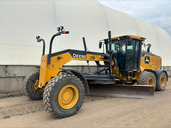 Photo of 2022 John Deere 772G