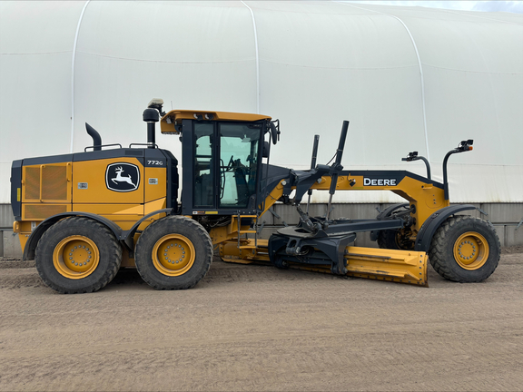 2022 John Deere 772G
