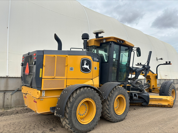 2022 John Deere 772G