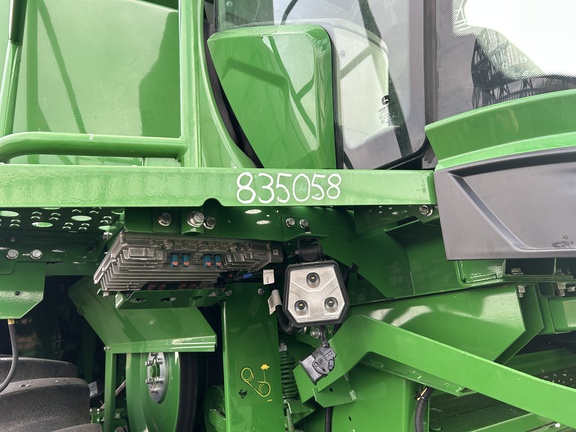 Used 2025 John Deere S7 900 Combines at Horizon Ag & Turf in Lloydminster, AB - Photo3