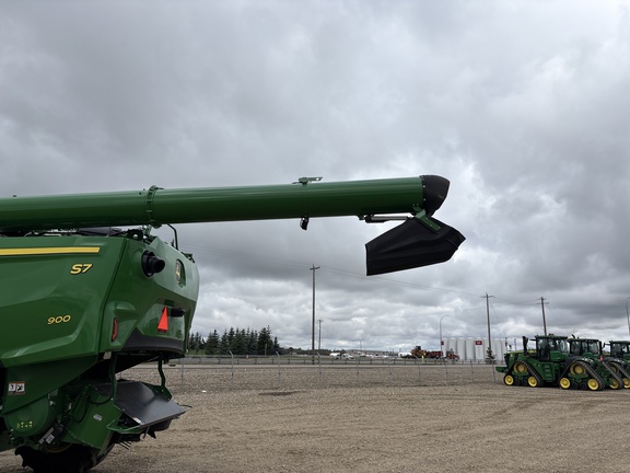 Used 2025 John Deere S7 900 Combines at Horizon Ag & Turf in Lloydminster, AB - Photo11