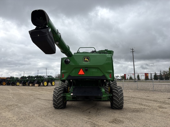 Used 2025 John Deere S7 900 Combines at Horizon Ag & Turf in Lloydminster, AB - Photo7