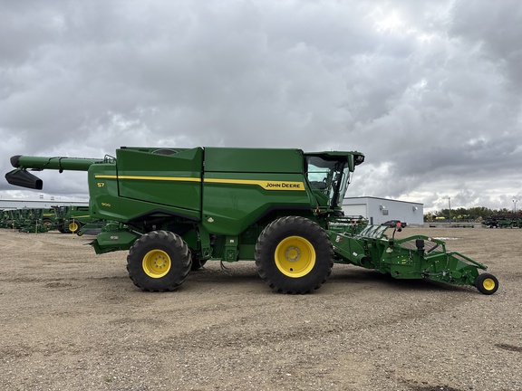 Used 2025 John Deere S7 900 Combines at Horizon Ag & Turf in Lloydminster, AB - Photo5
