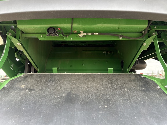 Used 2025 John Deere S7 900 Combines at Horizon Ag & Turf in Lloydminster, AB - Photo9