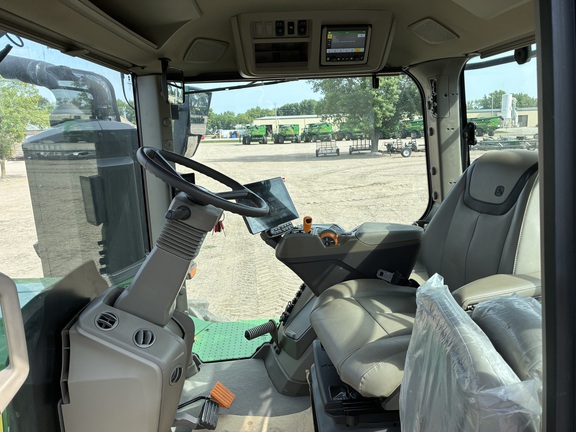 2025 John Deere 9R 640 - Photo43