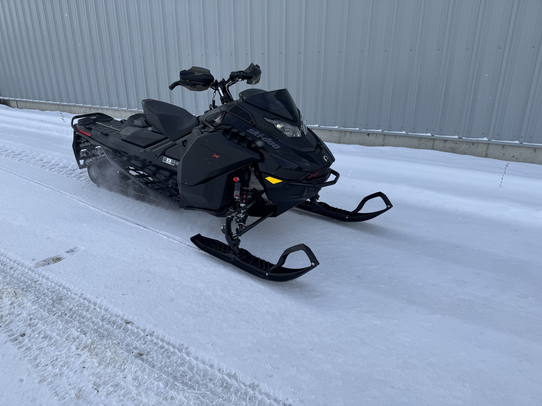 2024 Ski Doo Backcountry 850 XRS Image 2