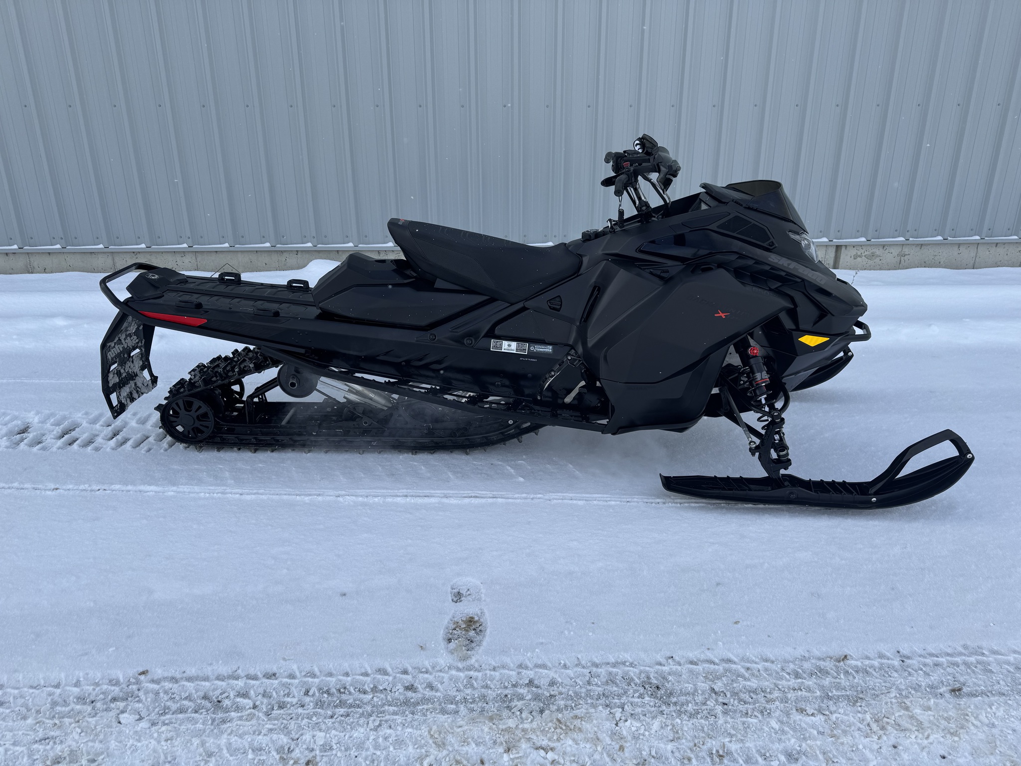 2024 Ski Doo Backcountry 850 XRS Image 1