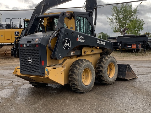 2023 John Deere 330G
