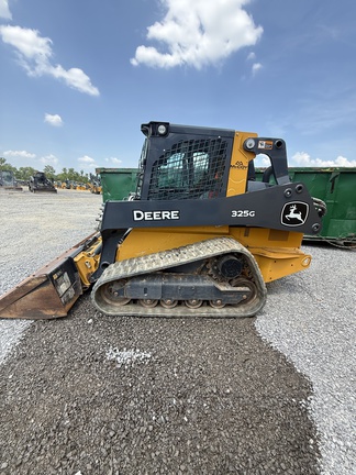Photo of a 2023 John Deere 325G