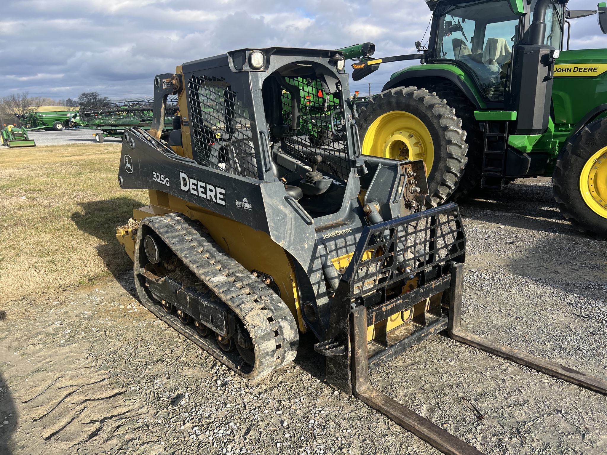 2019 John Deere 325G