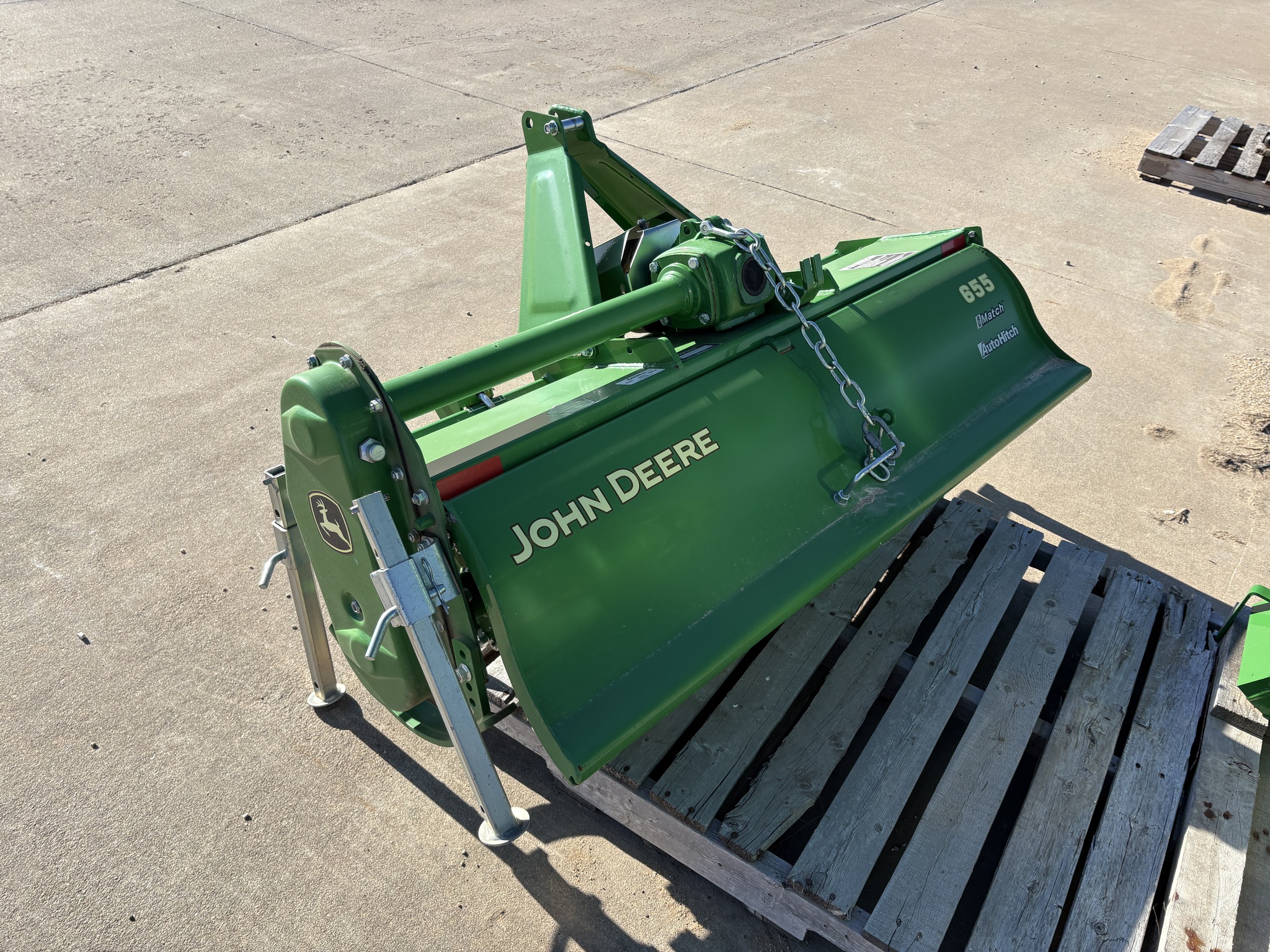2022 John Deere 655 Image 3