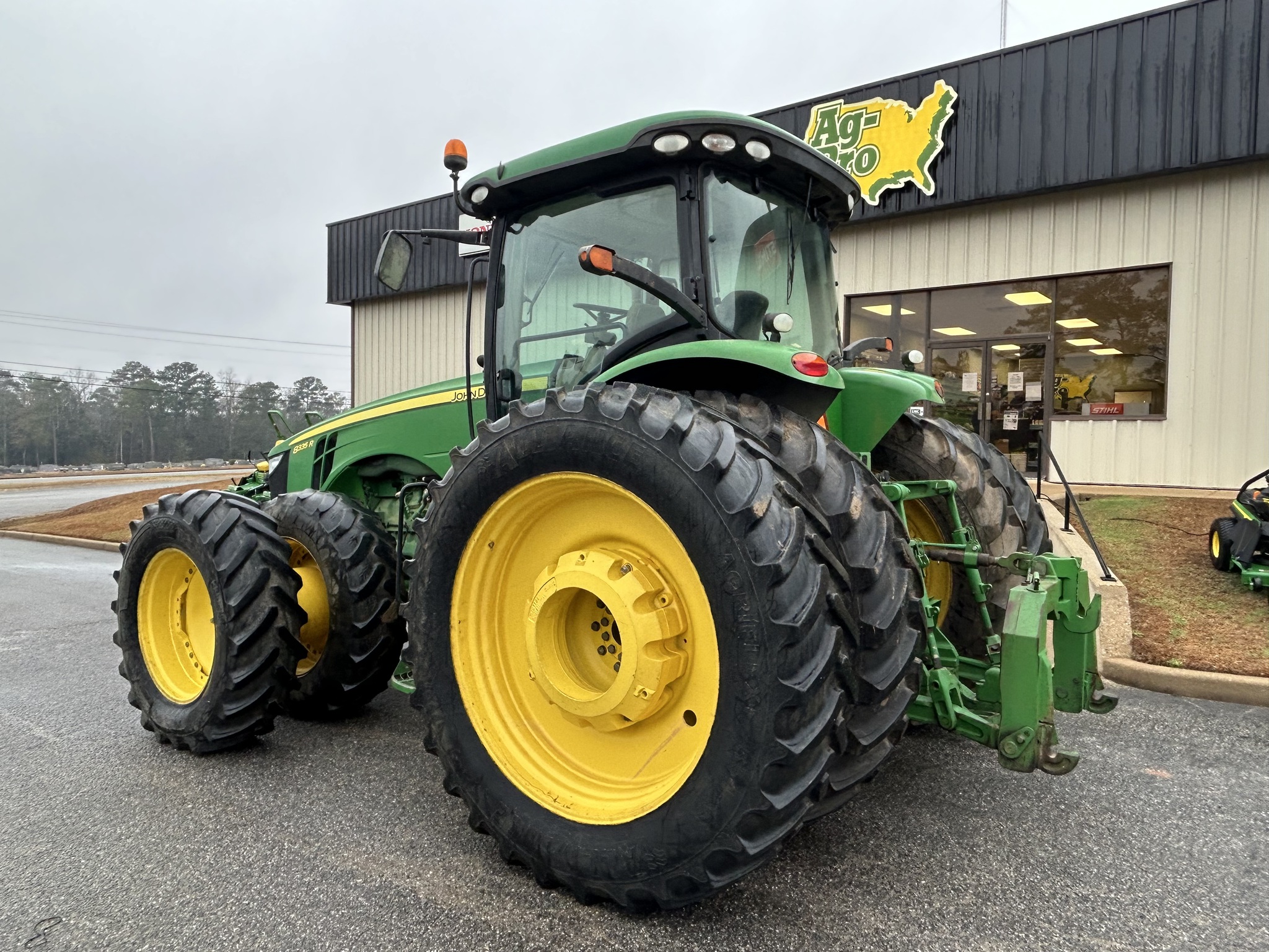 2012 John Deere 8335R Image 6