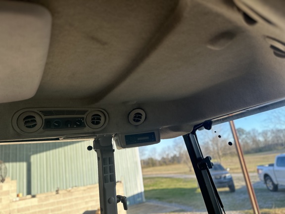 2011 John Deere 5101E Photo 9