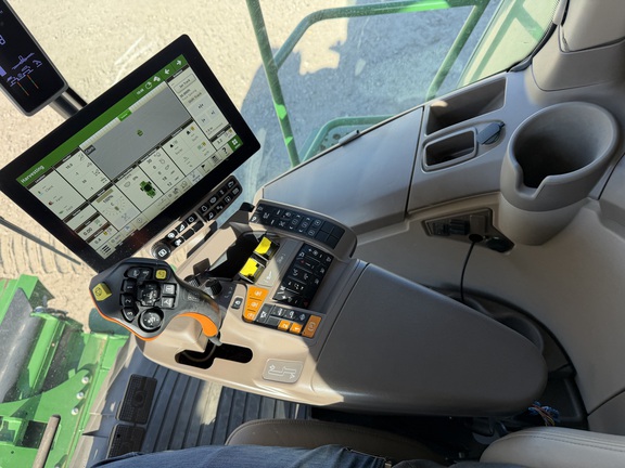 2024 John Deere S790 - Photo46
