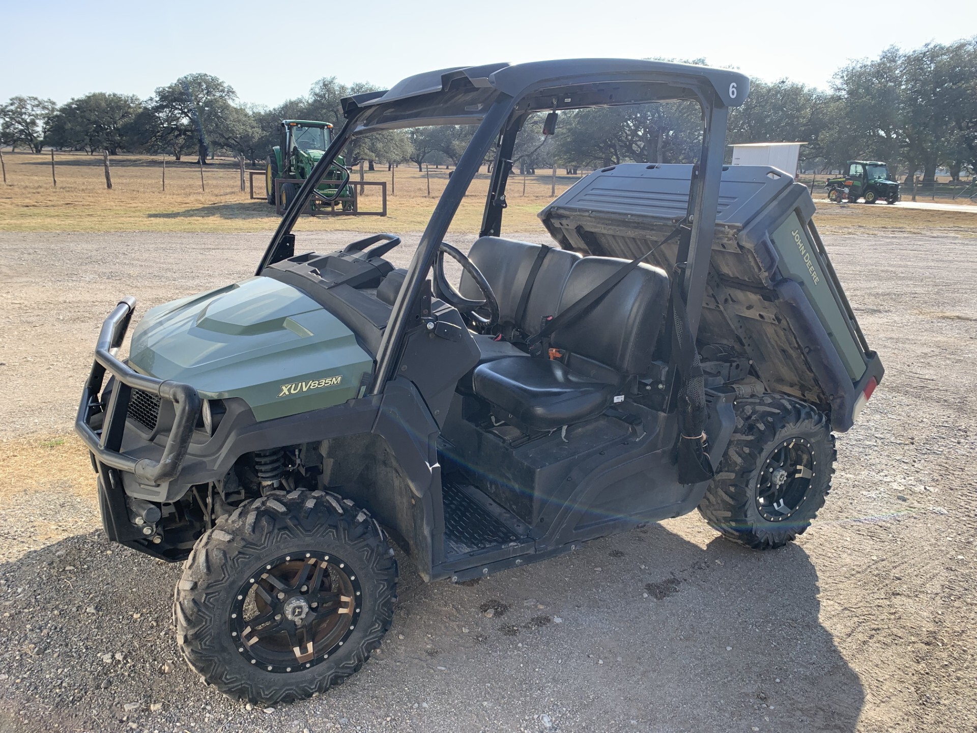 2021 John Deere XUV 835M Image 2