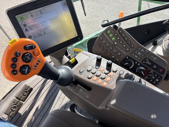 Used 2024 John Deere 9500 Self Propelled Forage Harvesters at Horizon Ag & Turf in Lloydminster, AB - Photo13