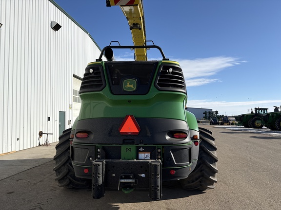 Used 2024 John Deere 9500 Self Propelled Forage Harvesters at Horizon Ag & Turf in Lloydminster, AB - Photo6