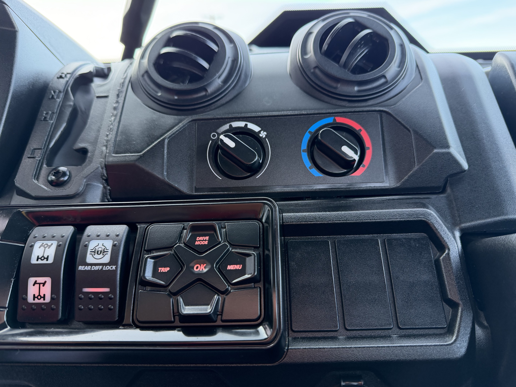 2023 Can-Am Defender XT HD10 Image 15