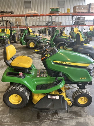 Photo of 2016 John Deere X330