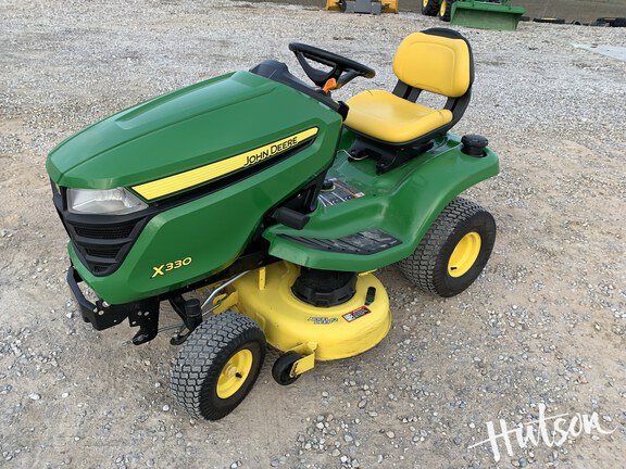 Photo of 2016 John Deere X330