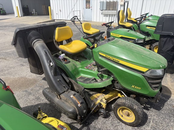 Photo of 2014 John Deere X320
