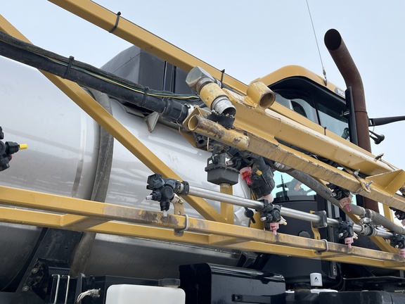 Used 2013 RoGator RG900 Self Propelled Sprayers at Horizon Ag & Turf in Falher, AB - Photo21