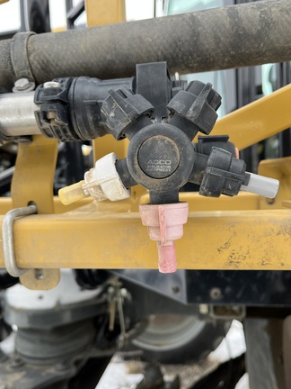 Used 2013 RoGator RG900 Self Propelled Sprayers at Horizon Ag & Turf in Falher, AB - Photo32
